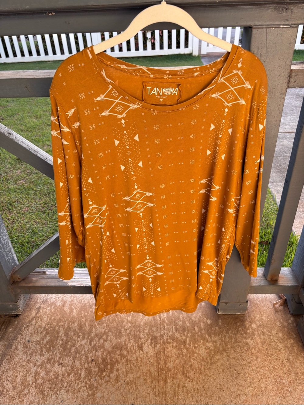 Tanoa Women’s 2x Mustard Patterned Women's 3/4 sleeve top
